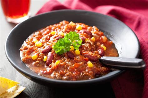  Le Chili con Carne: Une Explosion de Saveurs Épicées et un Voyage Culinaire vers le Texas !